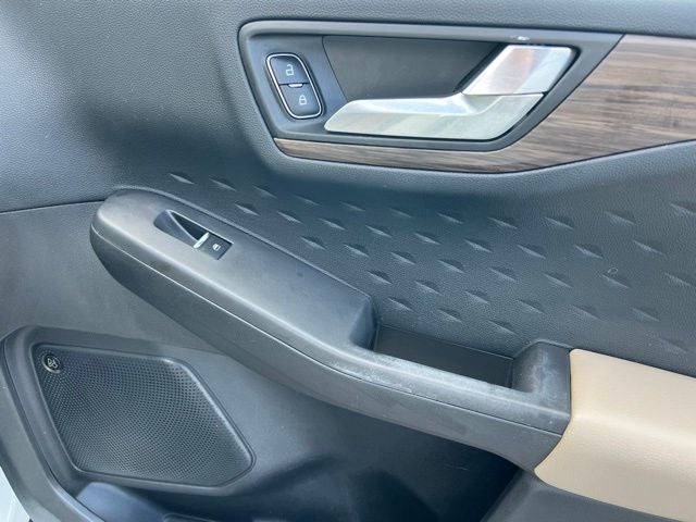 2020 Ford Escape Titanium Hybrid