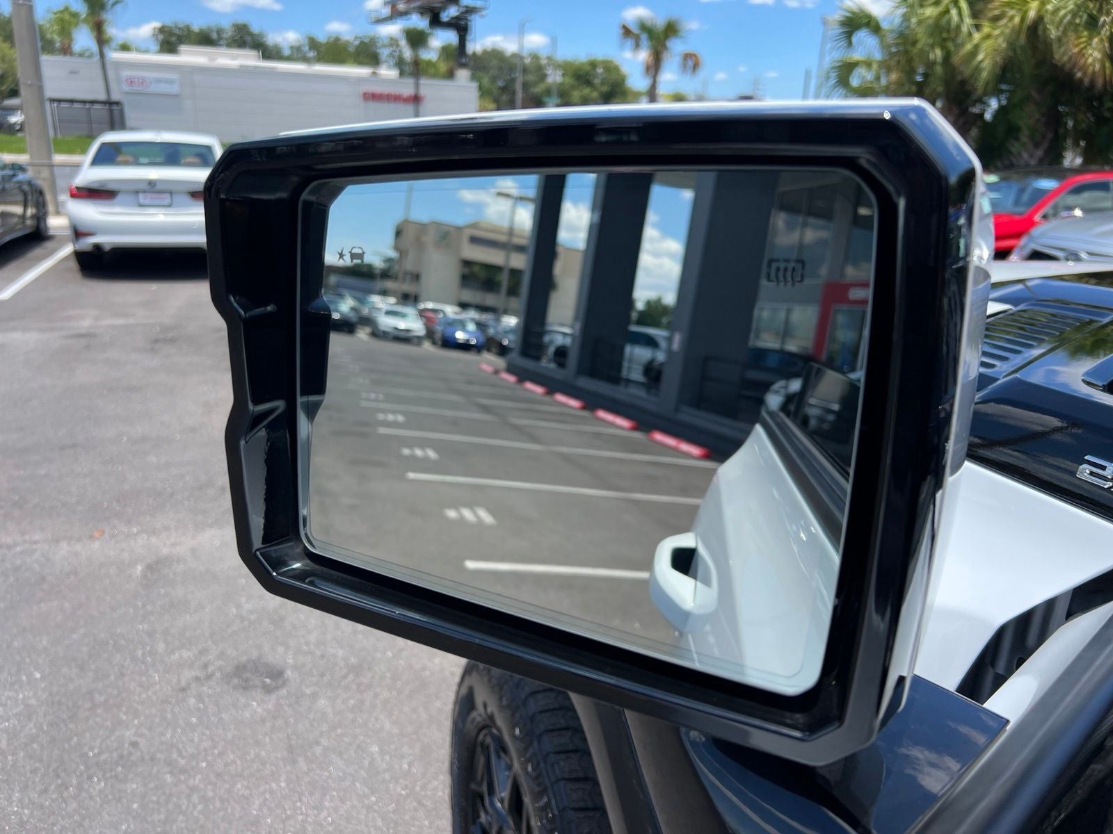 2025 GMC Hummer EV SUV 2X
