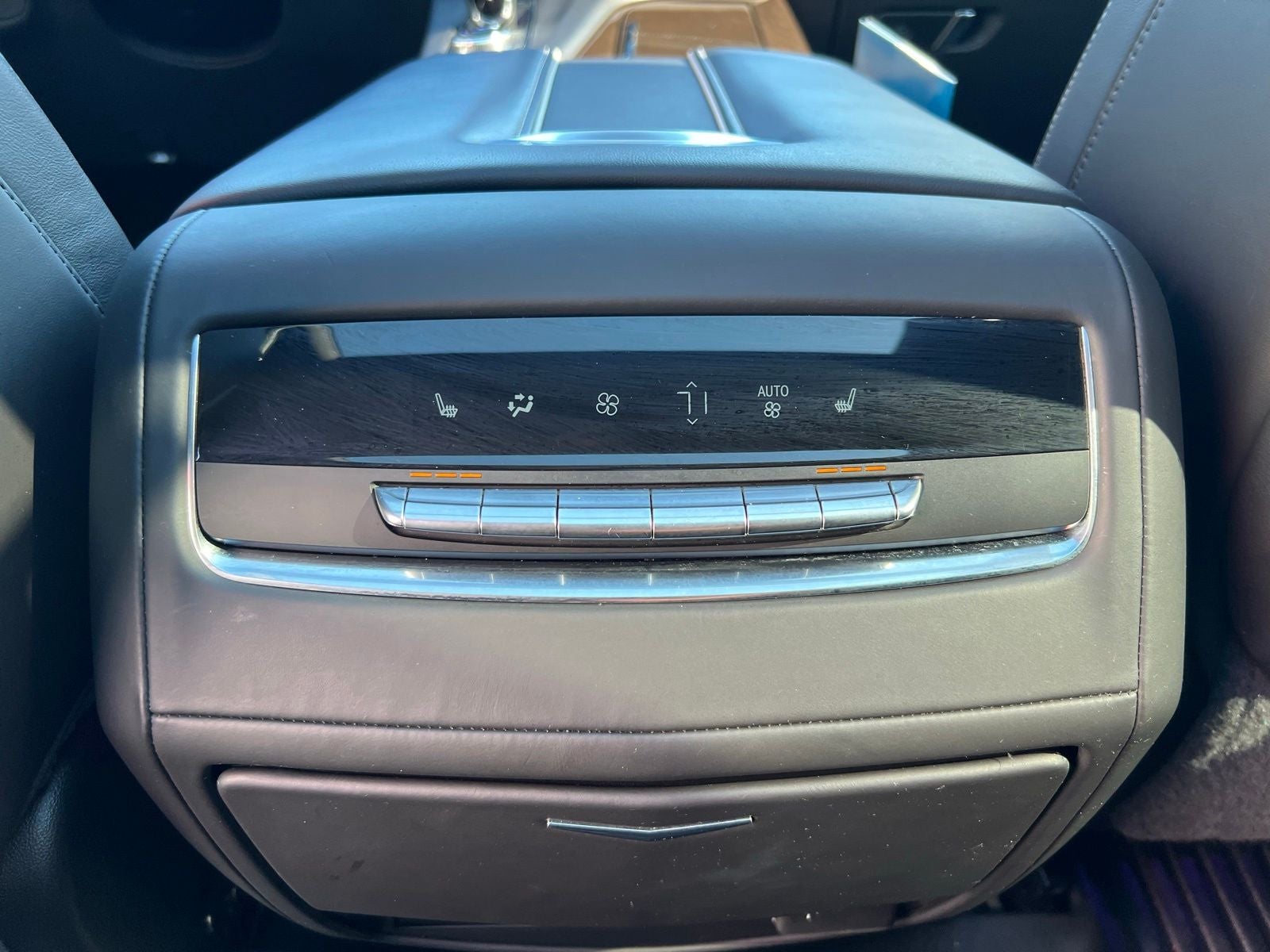 2024 Cadillac Escalade ESV Premium Luxury Platinum