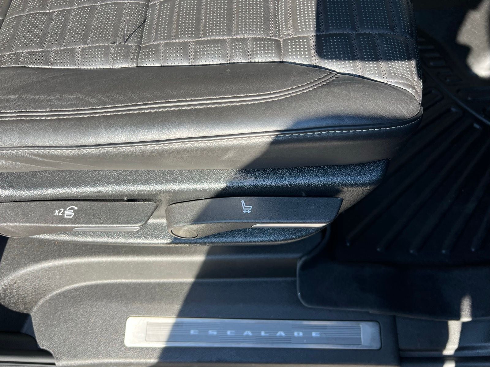 2024 Cadillac Escalade ESV Premium Luxury Platinum