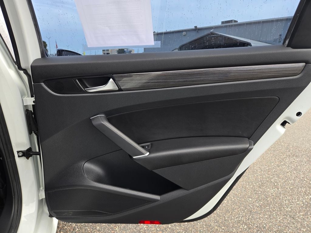 2021 Volkswagen Passat 2.0T R-Line