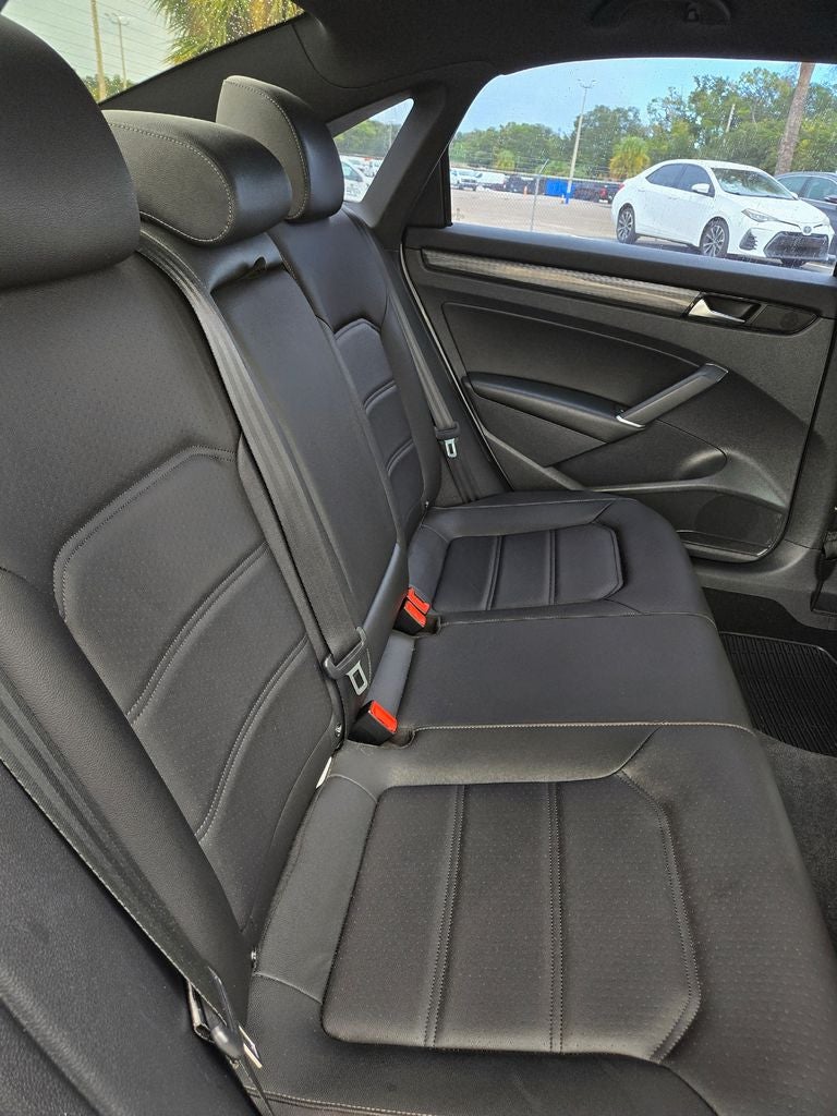 2021 Volkswagen Passat 2.0T R-Line