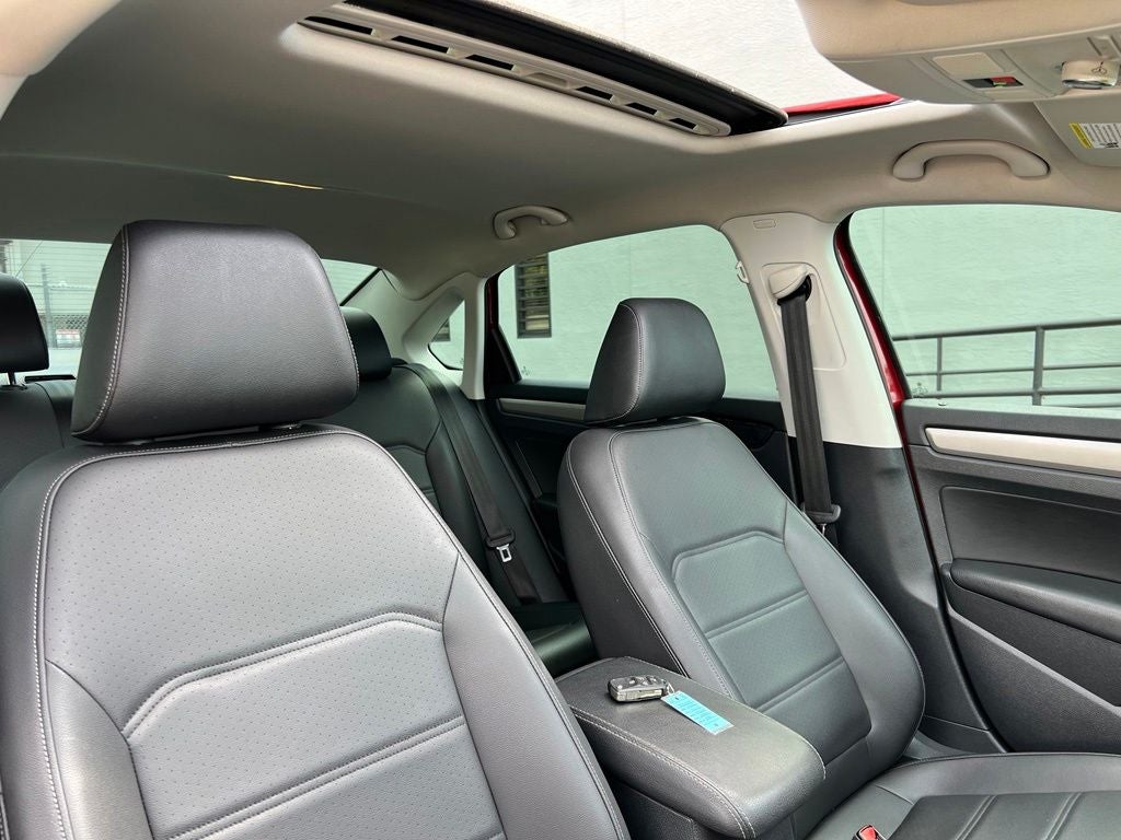 2022 Volkswagen Passat 2.0T SE