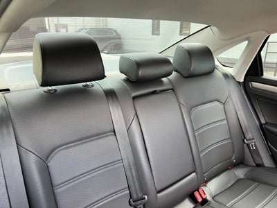 2022 Volkswagen Passat 2.0T SE