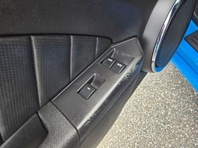 2013 Ford Mustang V6 Premium