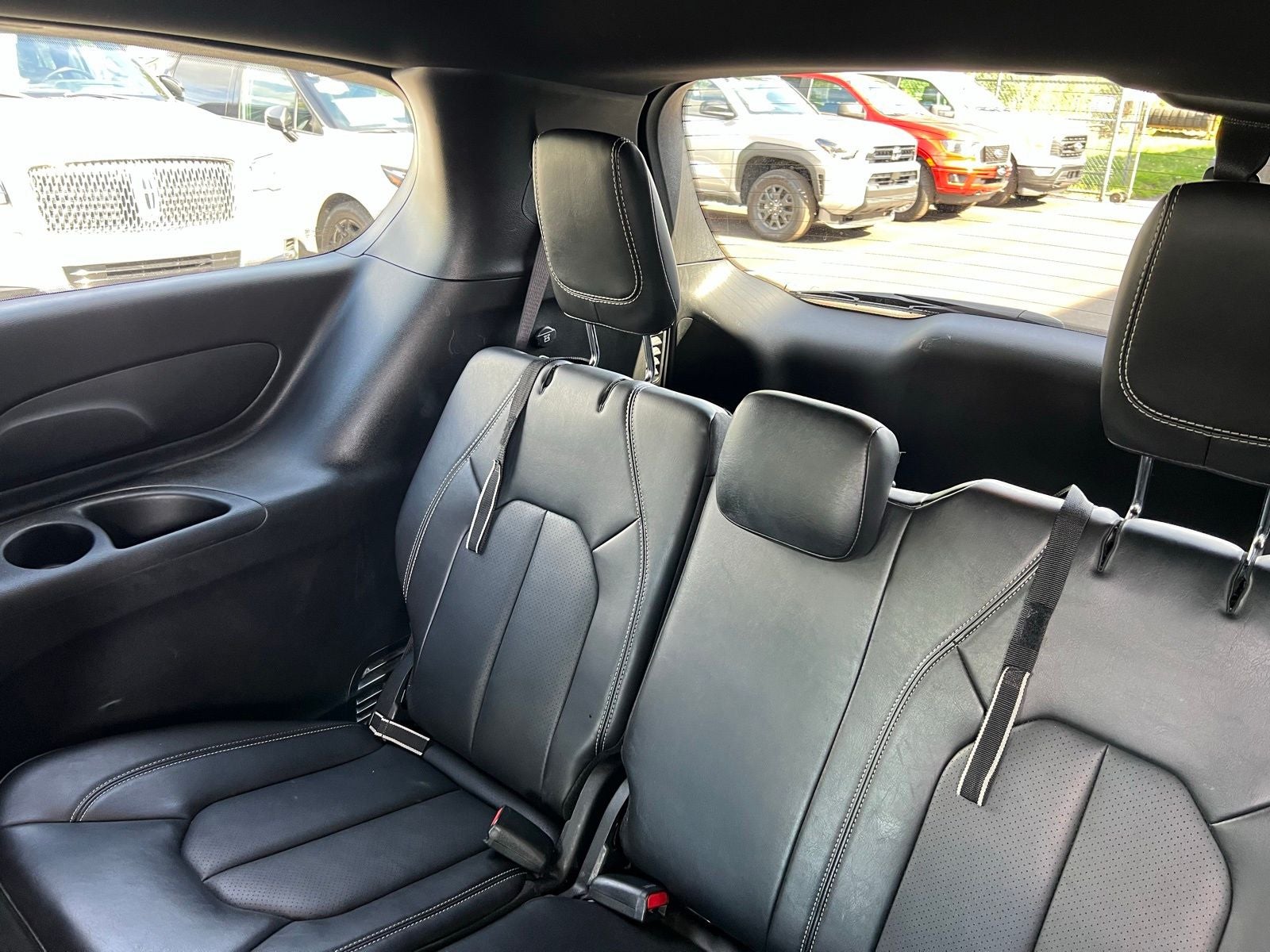 2025 Chrysler Pacifica Select