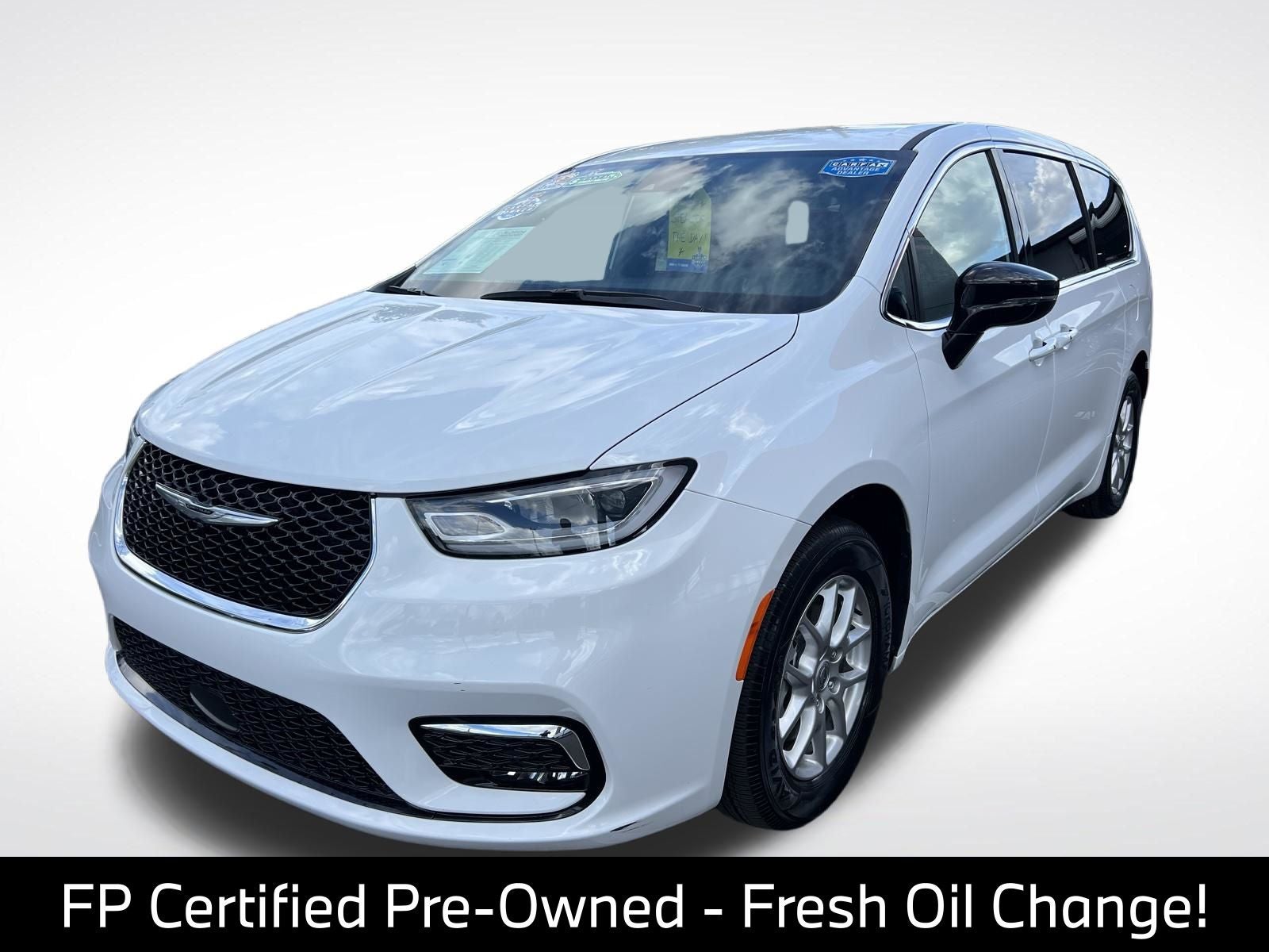 2025 Chrysler Pacifica Select