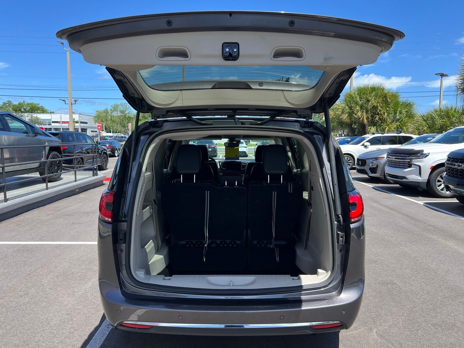 2023 Chrysler Pacifica Touring L