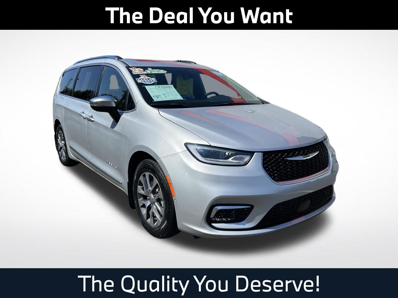 2023 Chrysler Pacifica Hybrid Pinnacle Hybrid's photo