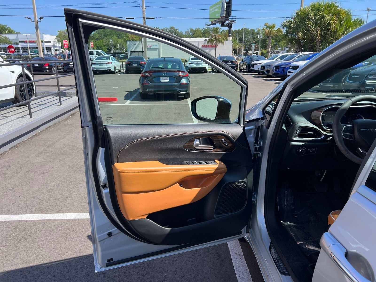 2023 Chrysler Pacifica Hybrid Pinnacle
