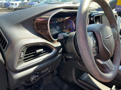 2023 Chrysler Pacifica Hybrid Pinnacle