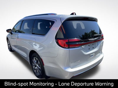 2023 Chrysler Pacifica Hybrid Pinnacle