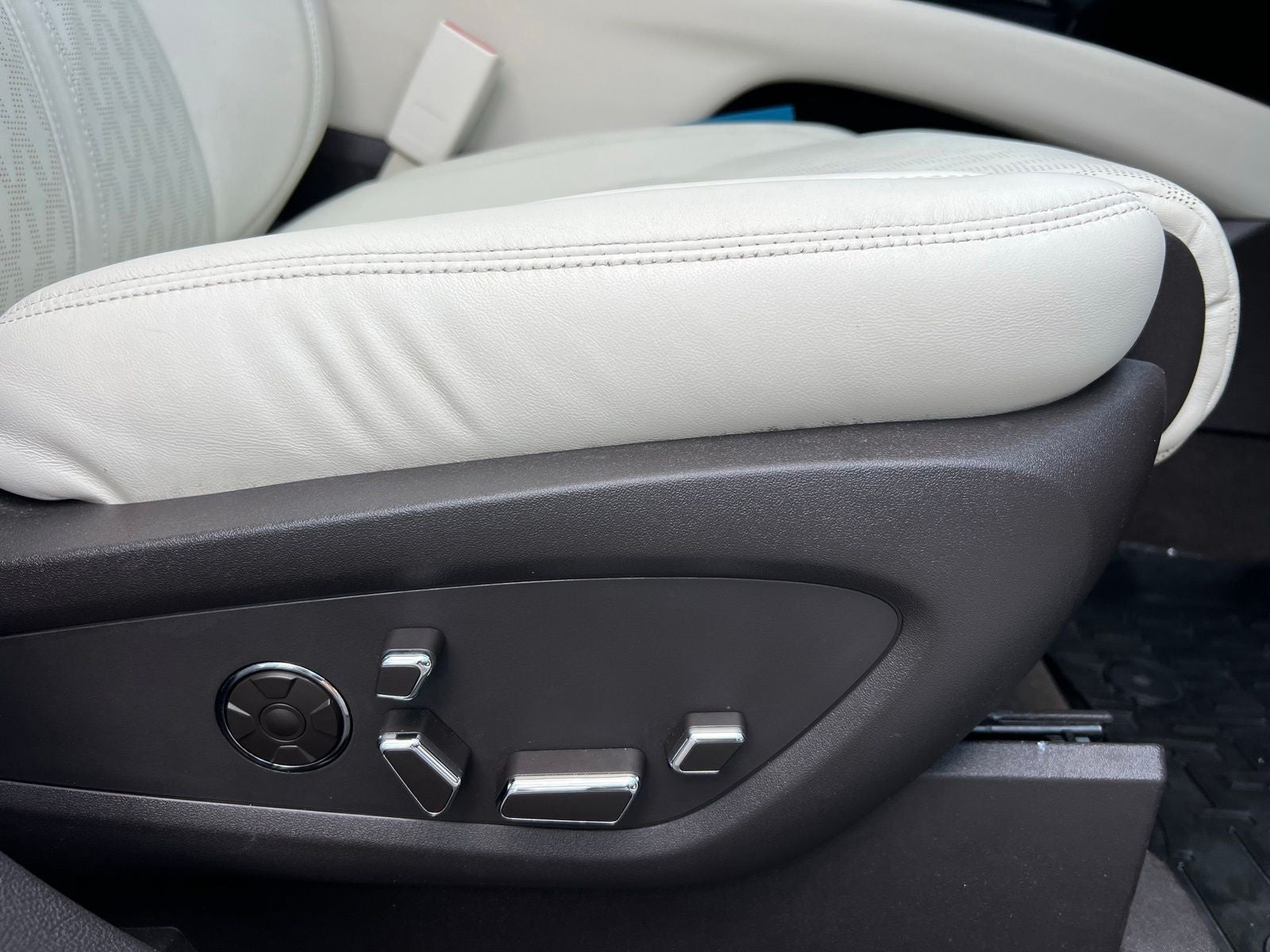 2021 Lincoln Nautilus Black Label