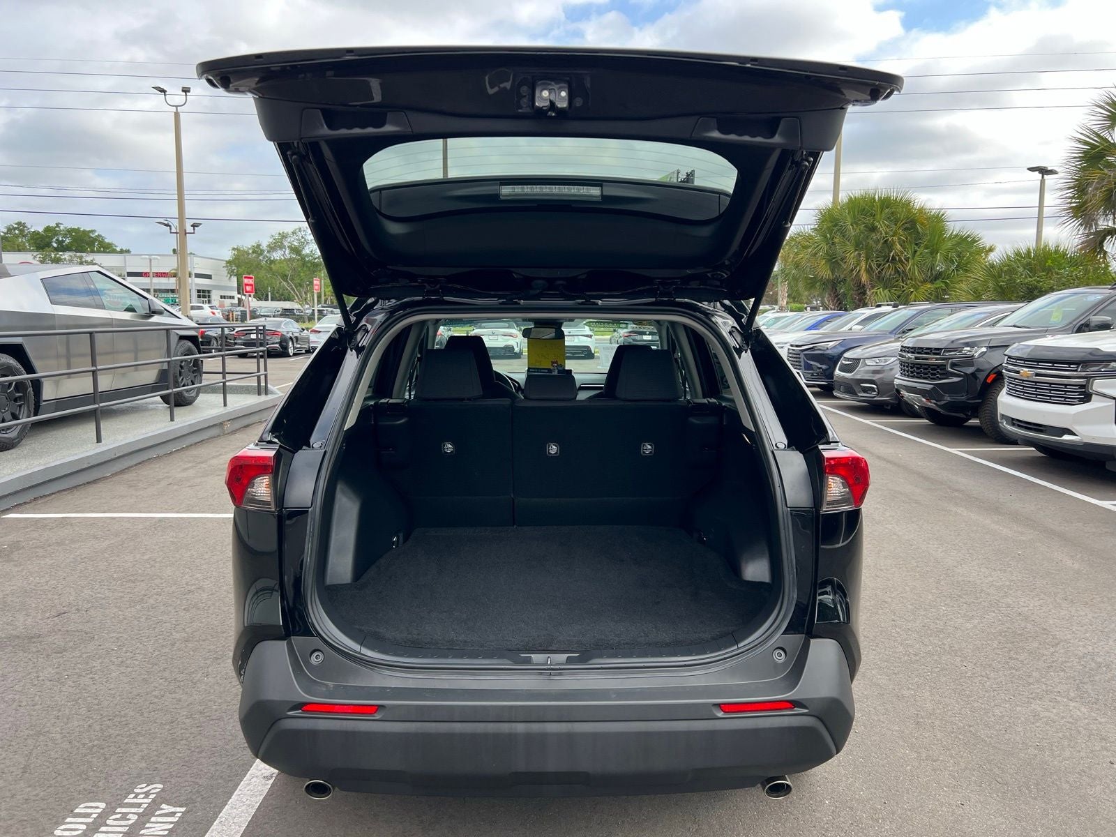 2024 Toyota RAV4 LE