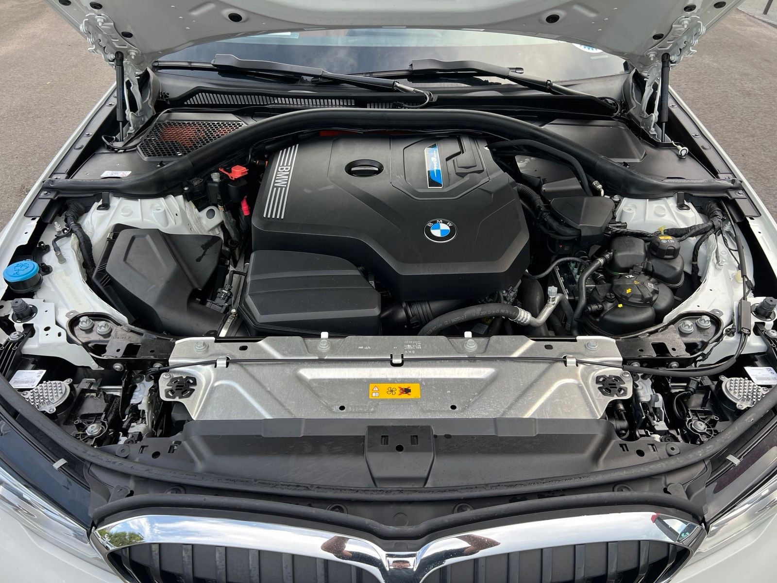 2022 BMW 3 Series 330e xDrive