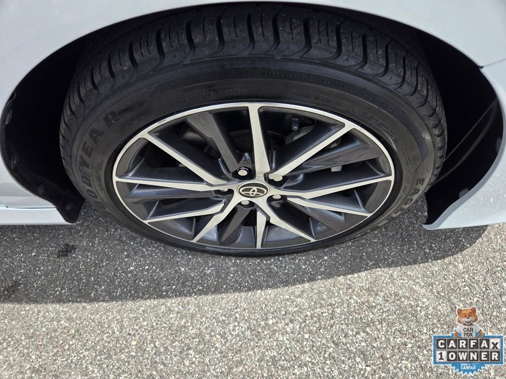 2022 Toyota Camry Hybrid XLE