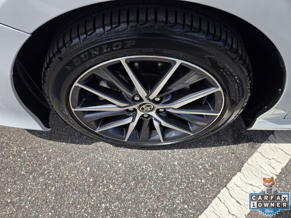 2022 Toyota Camry Hybrid XLE