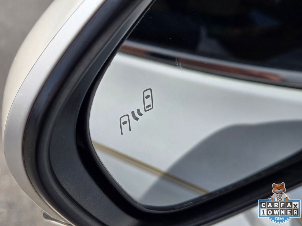 2022 Toyota Camry Hybrid XLE