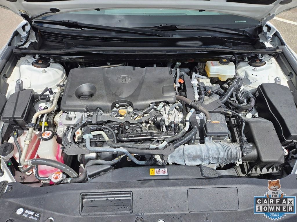 2022 Toyota Camry Hybrid XLE