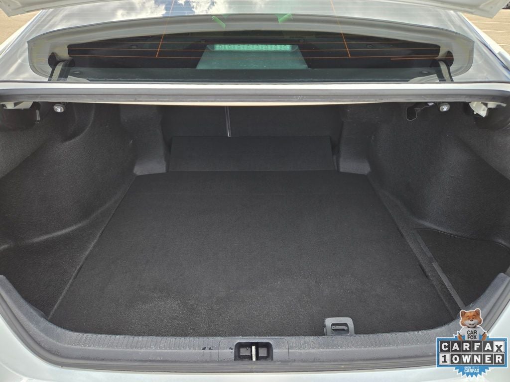 2022 Toyota Camry Hybrid XLE