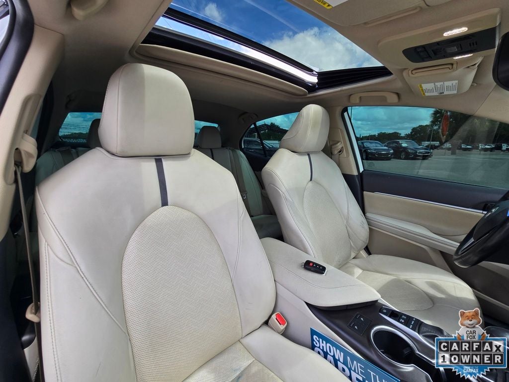 2022 Toyota Camry Hybrid XLE