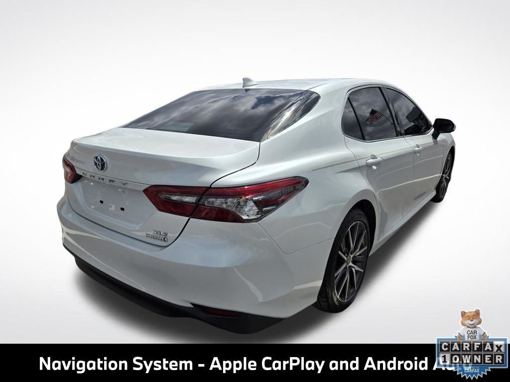 2022 Toyota Camry Hybrid XLE