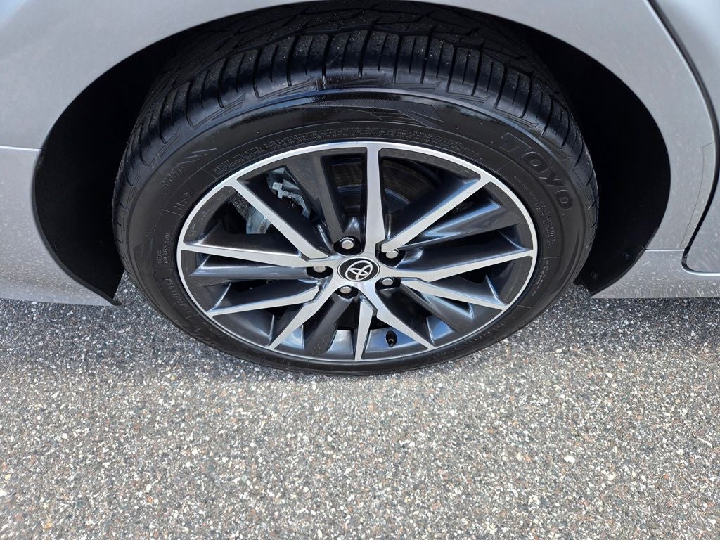 2023 Toyota Camry Hybrid XLE