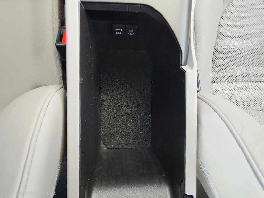 2023 Toyota Camry Hybrid XLE