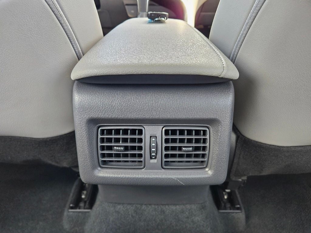 2023 Toyota Camry Hybrid XLE