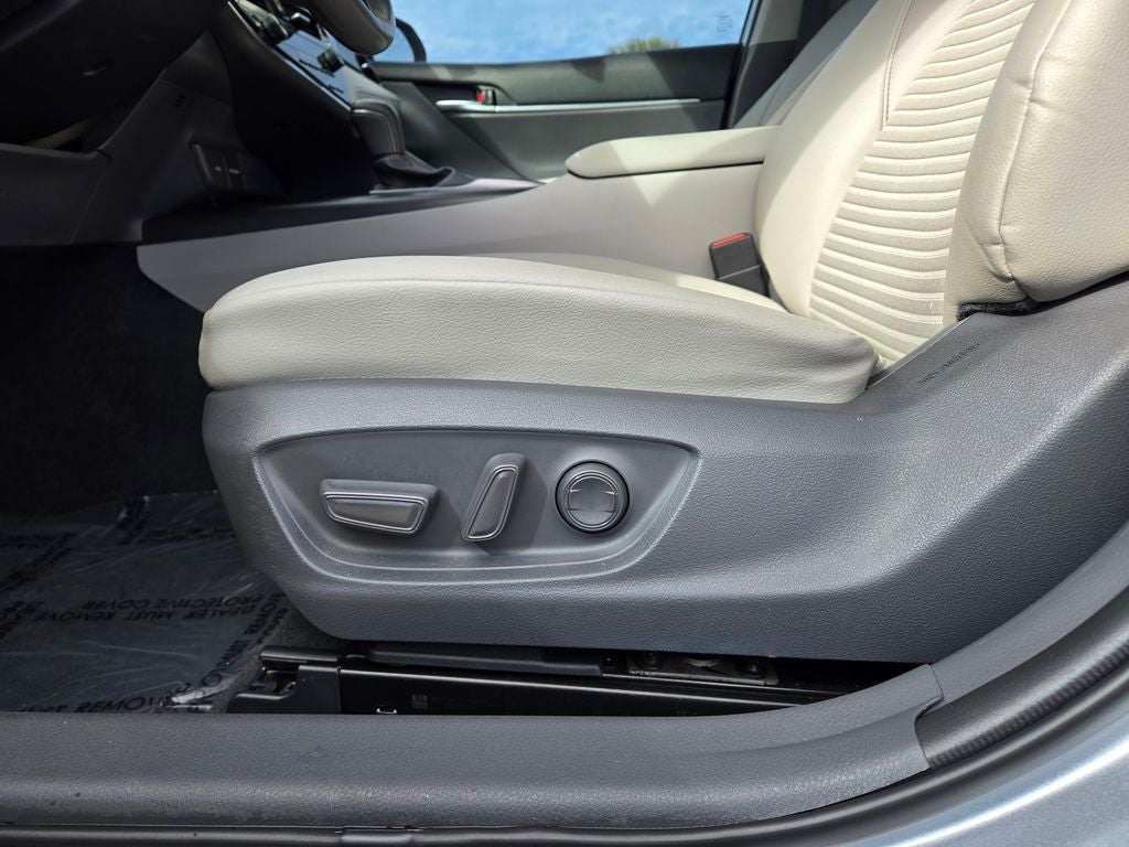 2021 Toyota Camry Hybrid SE