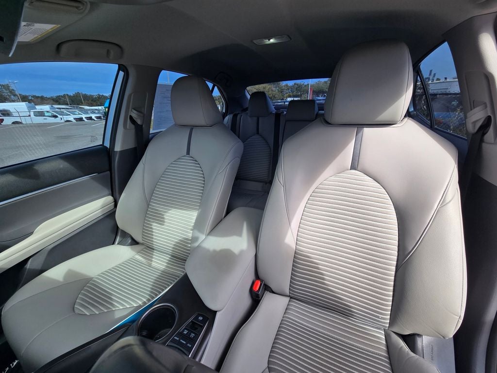 2021 Toyota Camry Hybrid SE