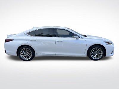 2019 Lexus ES 300h Ultra Luxury