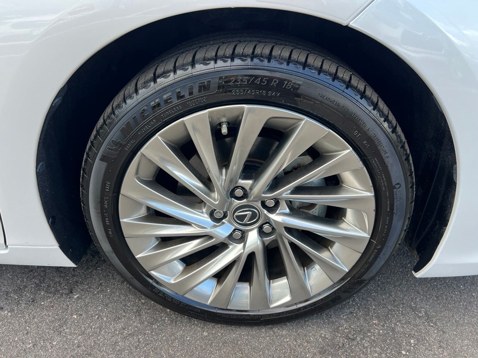2019 Lexus ES 300h Ultra Luxury