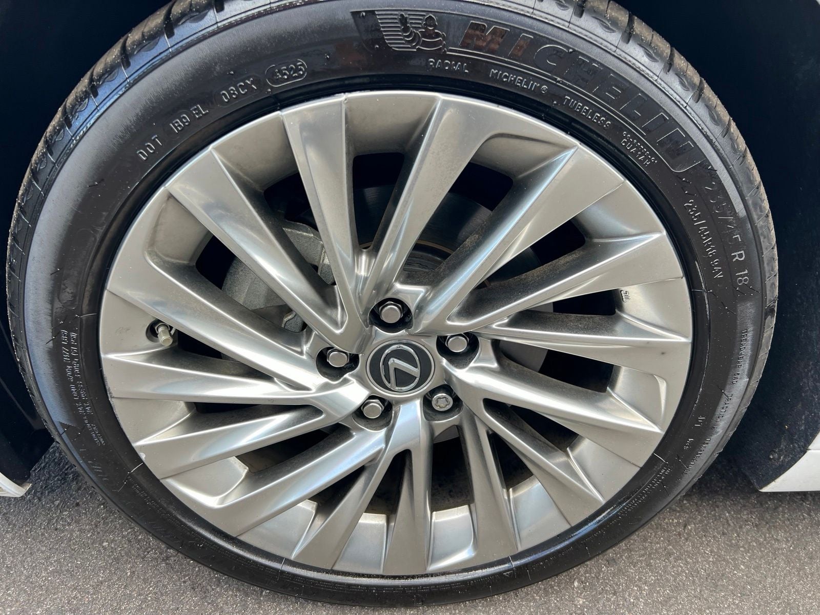 2019 Lexus ES 300h Ultra Luxury