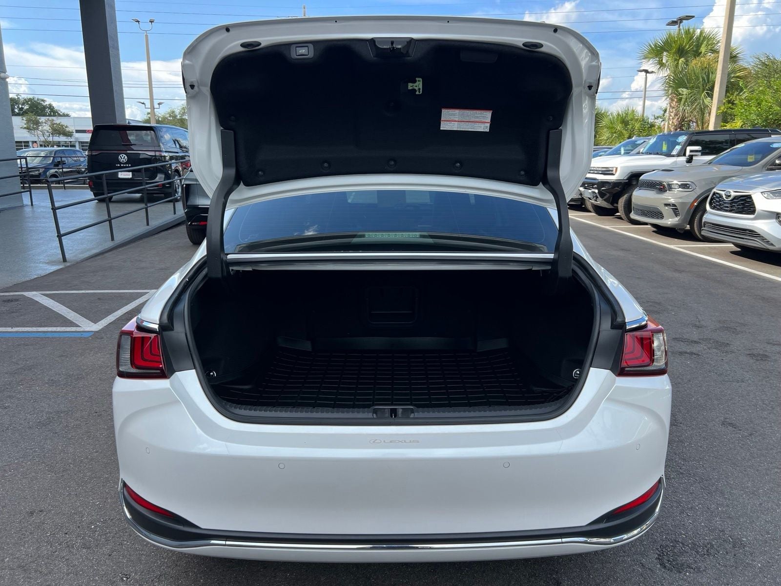 2019 Lexus ES 300h Ultra Luxury