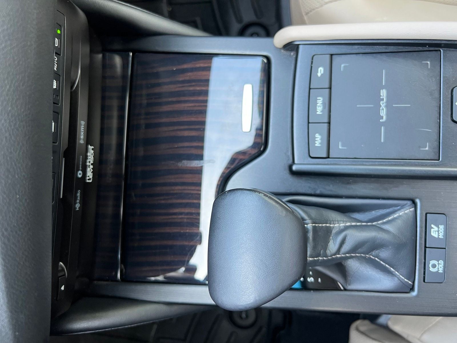 2019 Lexus ES 300h Ultra Luxury
