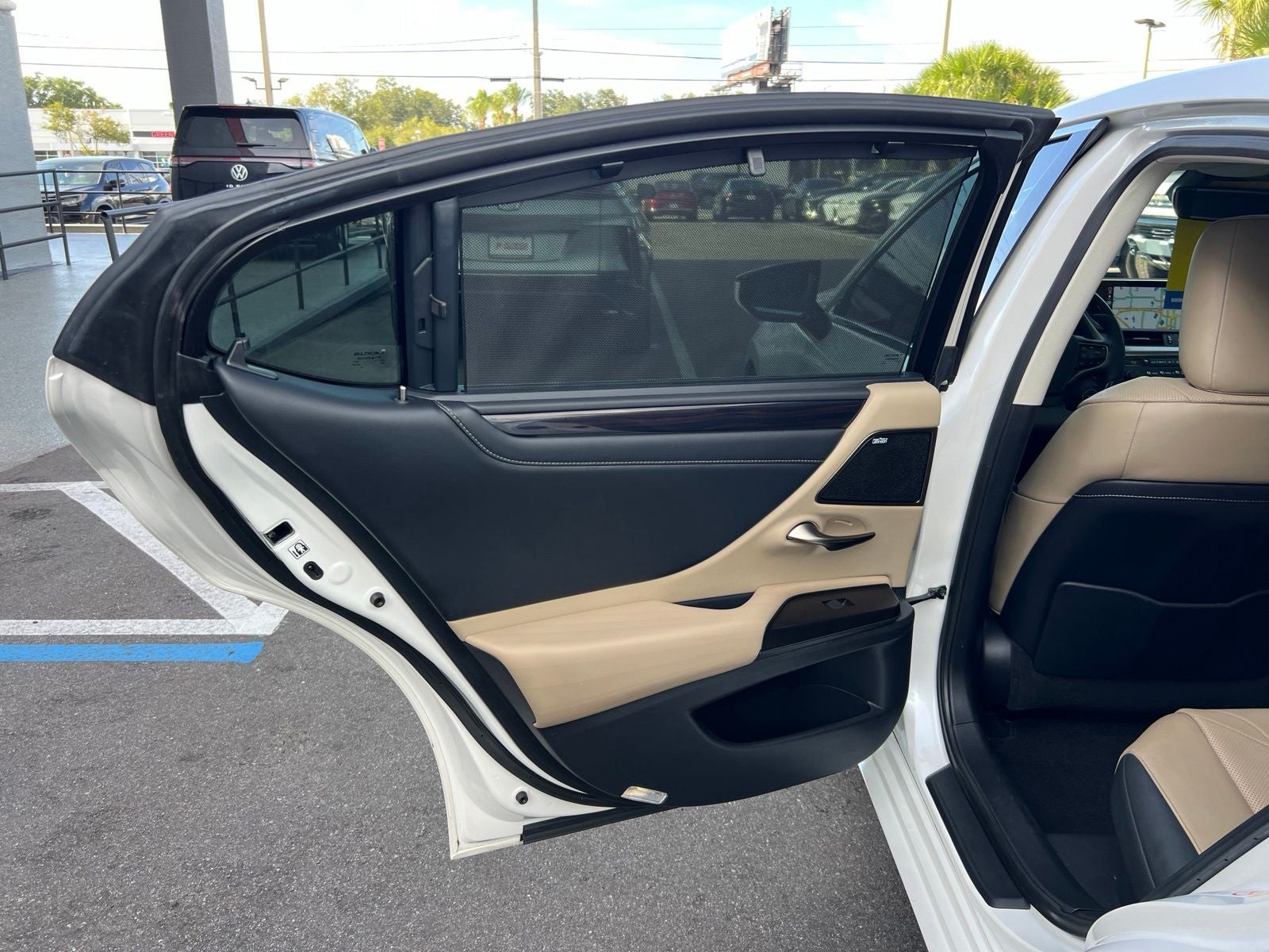 2019 Lexus ES 300h Ultra Luxury