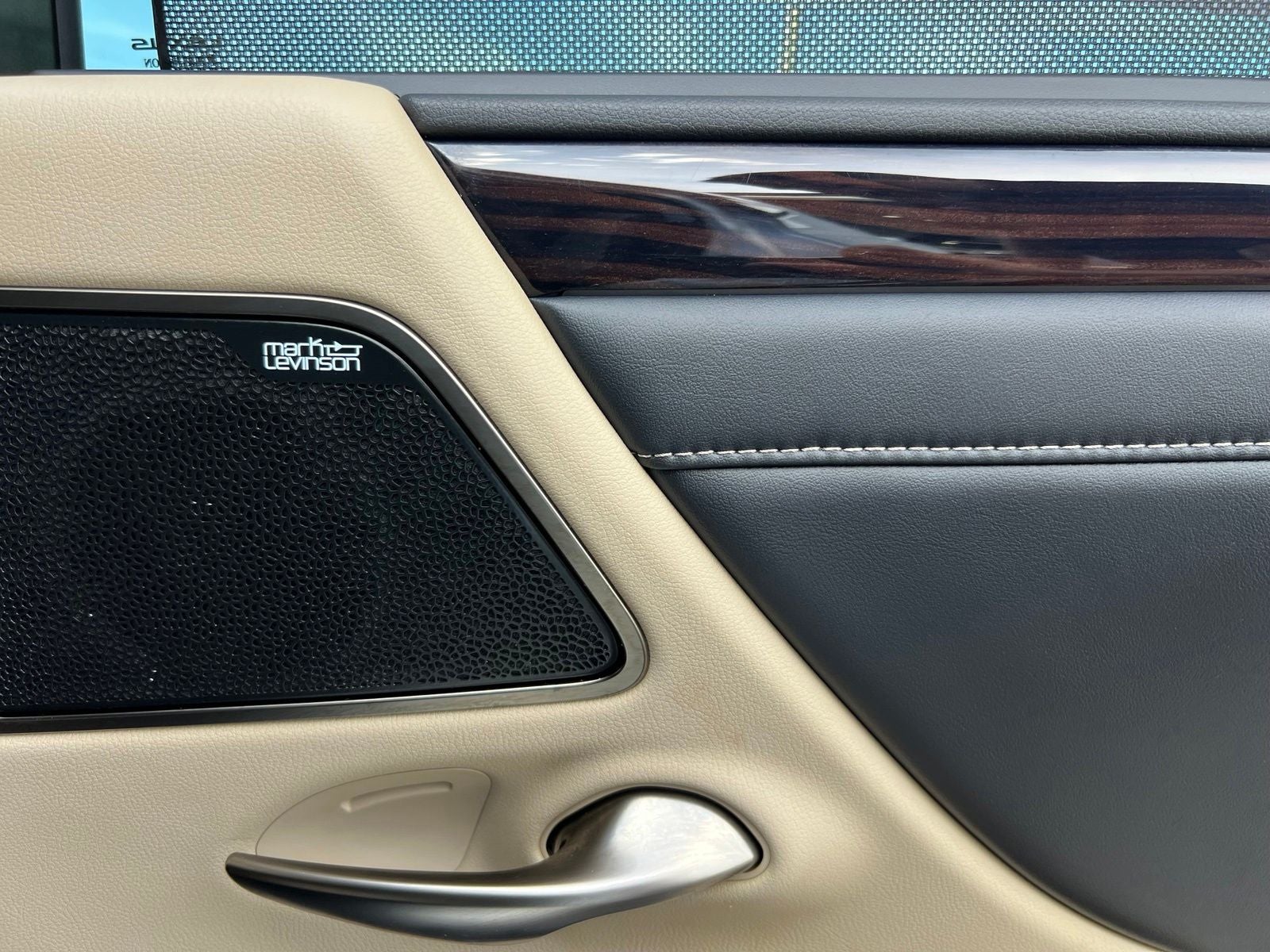 2019 Lexus ES 300h Ultra Luxury