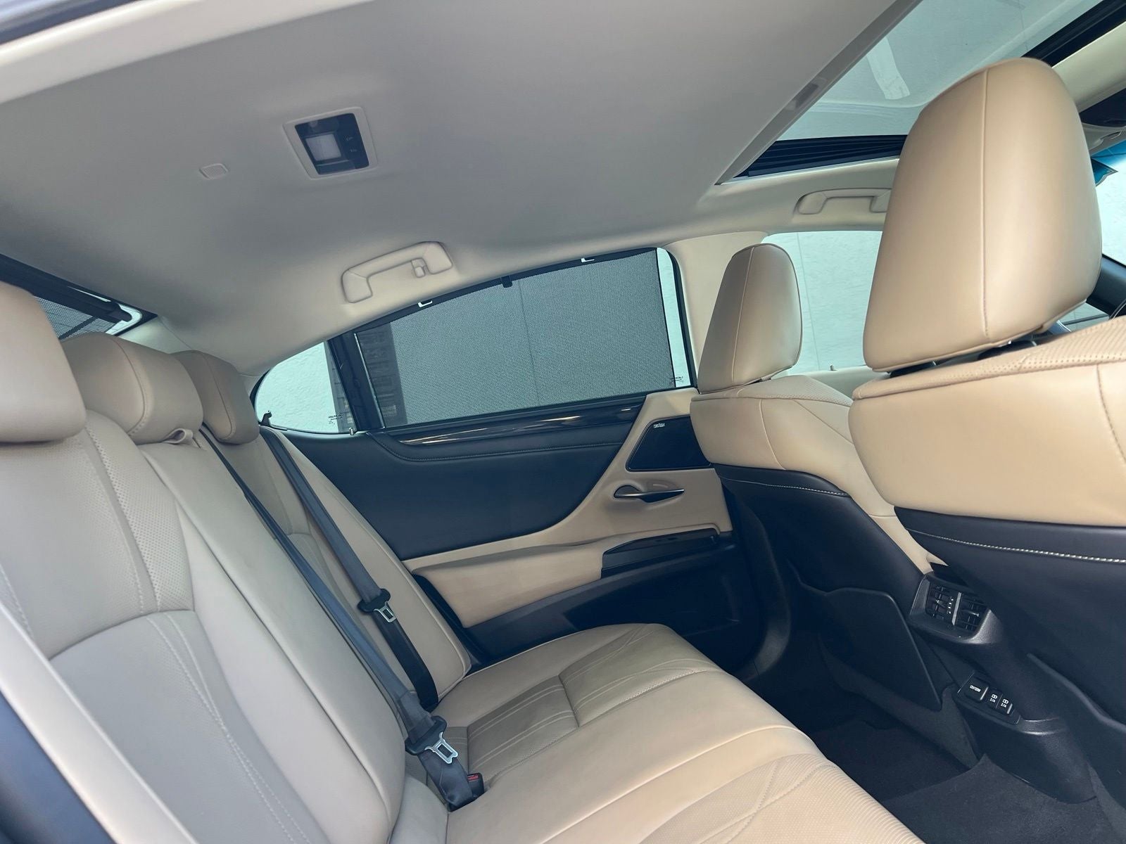 2019 Lexus ES 300h Ultra Luxury