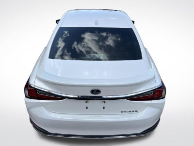 2019 Lexus ES 300h Ultra Luxury