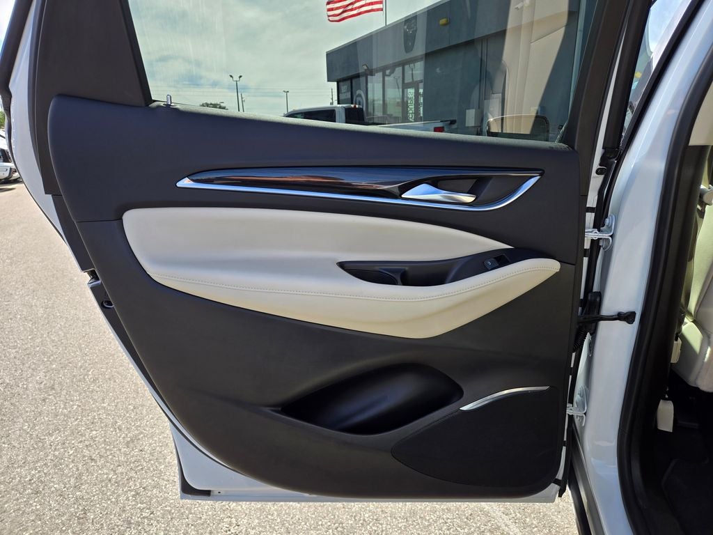 2022 Buick Enclave Essence