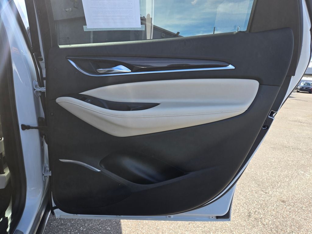 2022 Buick Enclave Essence