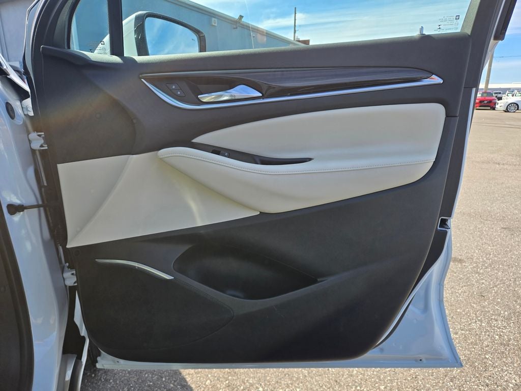 2022 Buick Enclave Essence