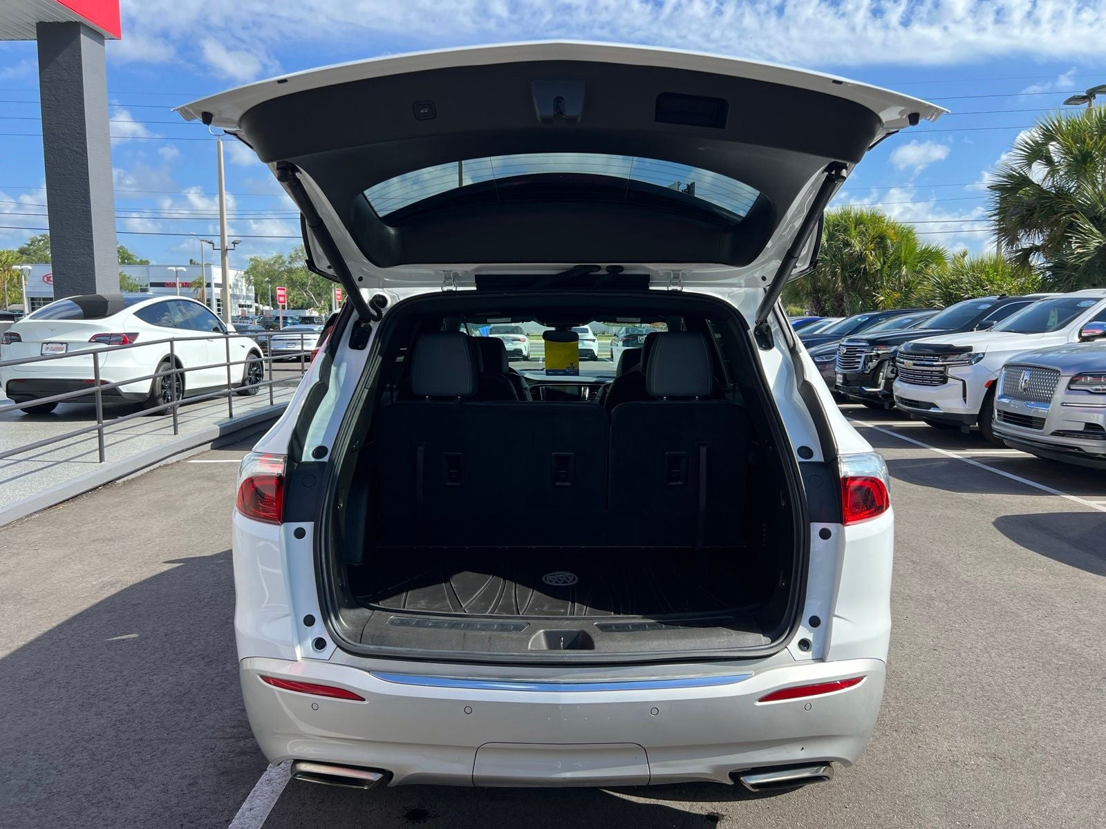2023 Buick Enclave Essence