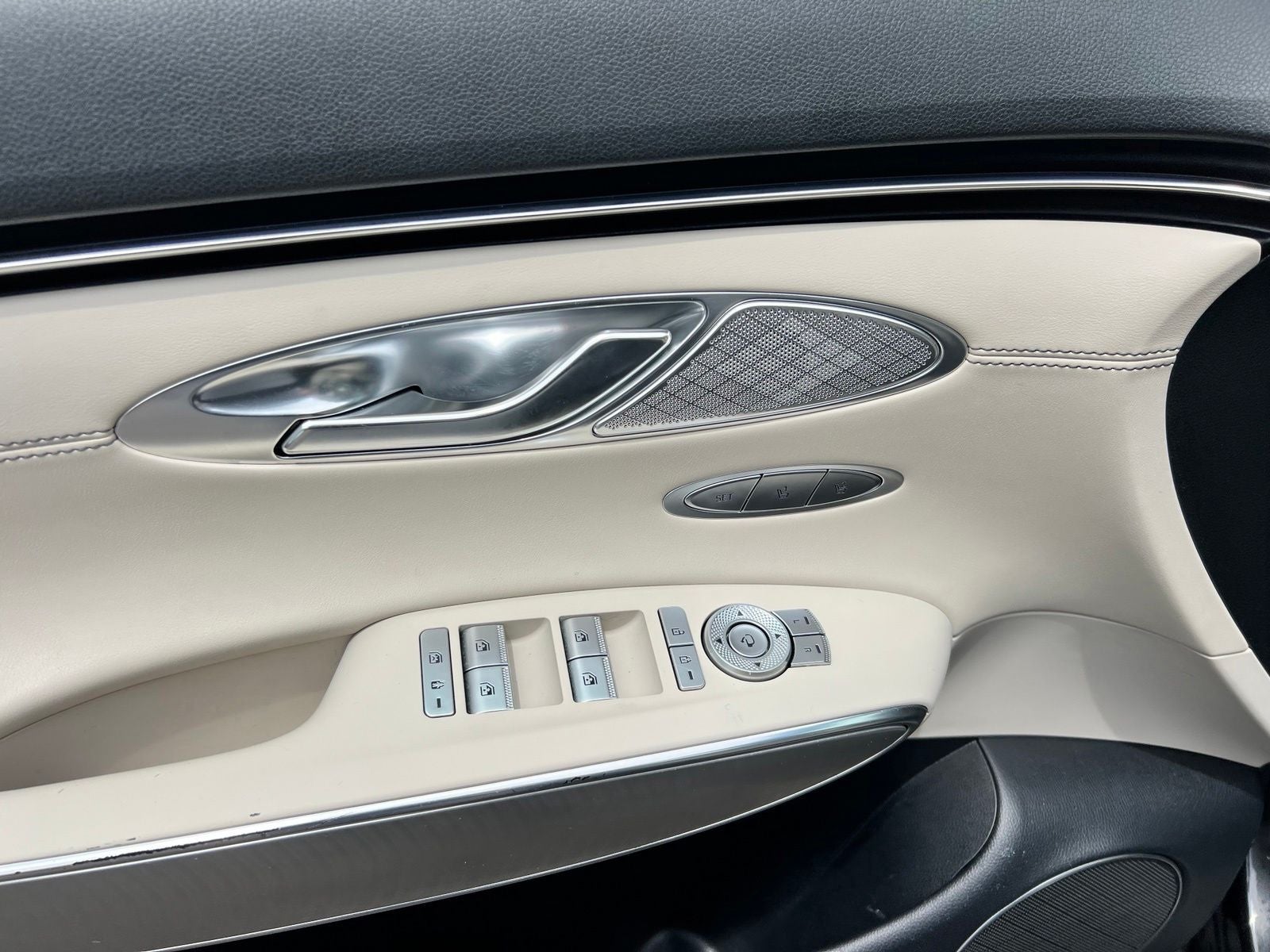 2024 Genesis GV70 2.5T