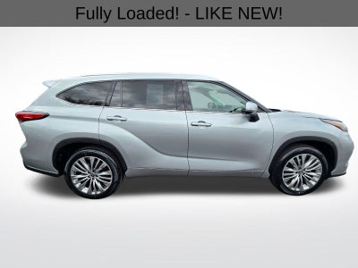 2023 Toyota Highlander Hybrid Platinum