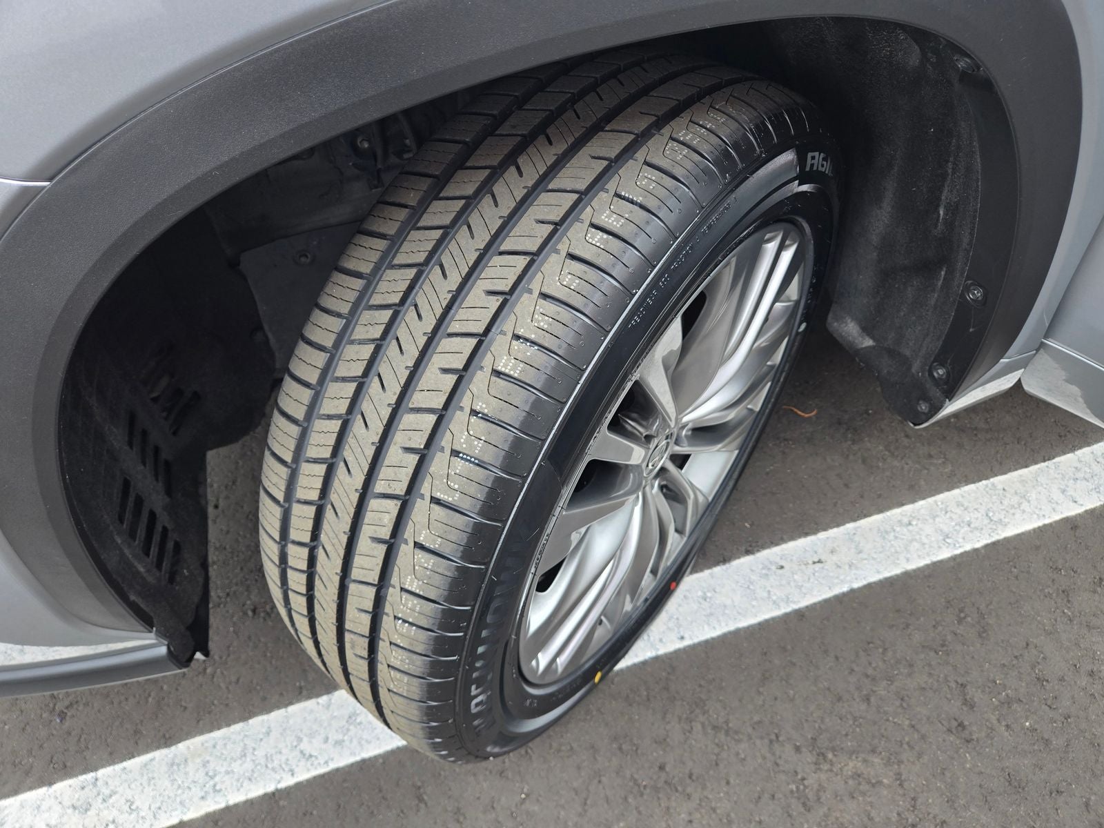 2023 Toyota Highlander Hybrid Platinum