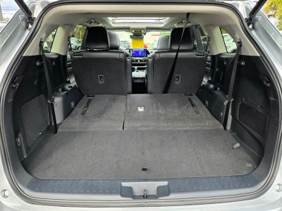 2023 Toyota Highlander Hybrid Platinum