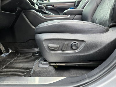 2023 Toyota Highlander Hybrid Platinum
