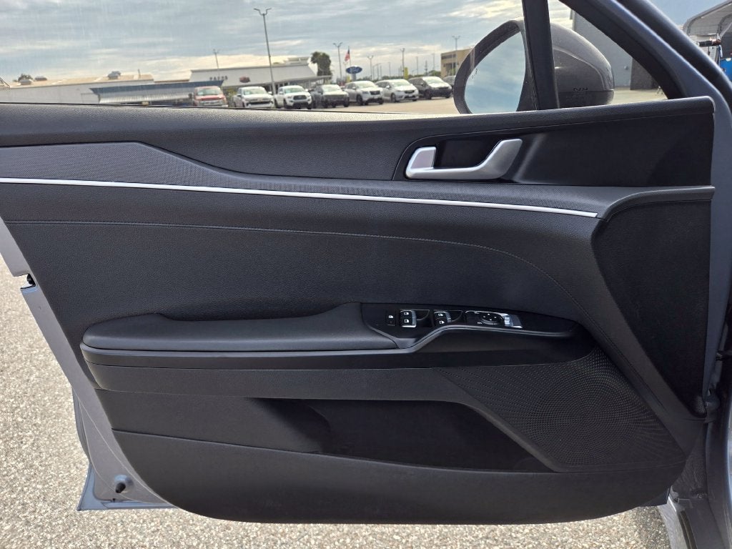 2022 Kia K5 LXS